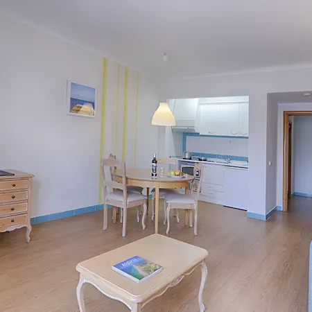 Apartahotel Luna Miramar Club 4*