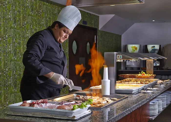 Apartmanhotel Luna Miramar Club 4*