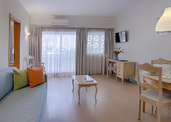 Apartmanhotel Luna Miramar Club 4*